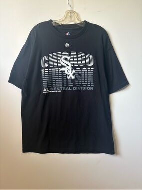 Majestic Chicago White Sox Black Short-Sleeve Graphic Tee